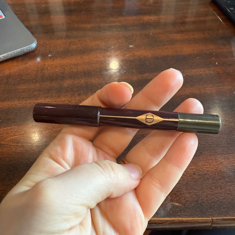 Charlotte Tilbury Colour Chameleon Eyeshadow Pencil in Smokey Emerald